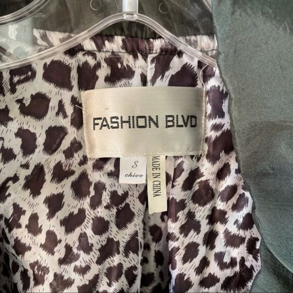 Green Silk Jacket Womens Sz XS to S with Ruffled Collar Cinched Waist - Picture 12 of 12